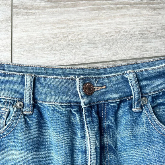 AE Highest Waist Denim Mom Shorts - Picture 4 of 16